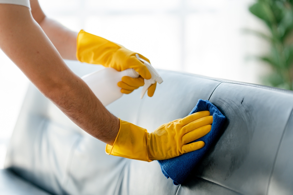 Pranie narożnika – cena, cennik i od czego zależy koszt usługi